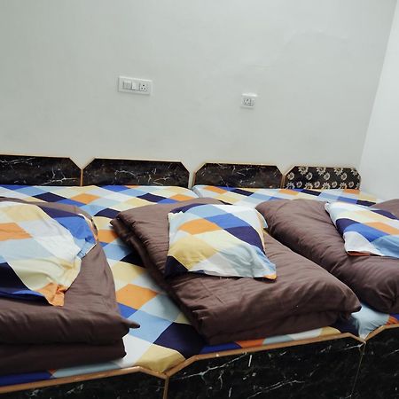 Gupta Kāshi Hotel Narayana Residency מראה חיצוני תמונה