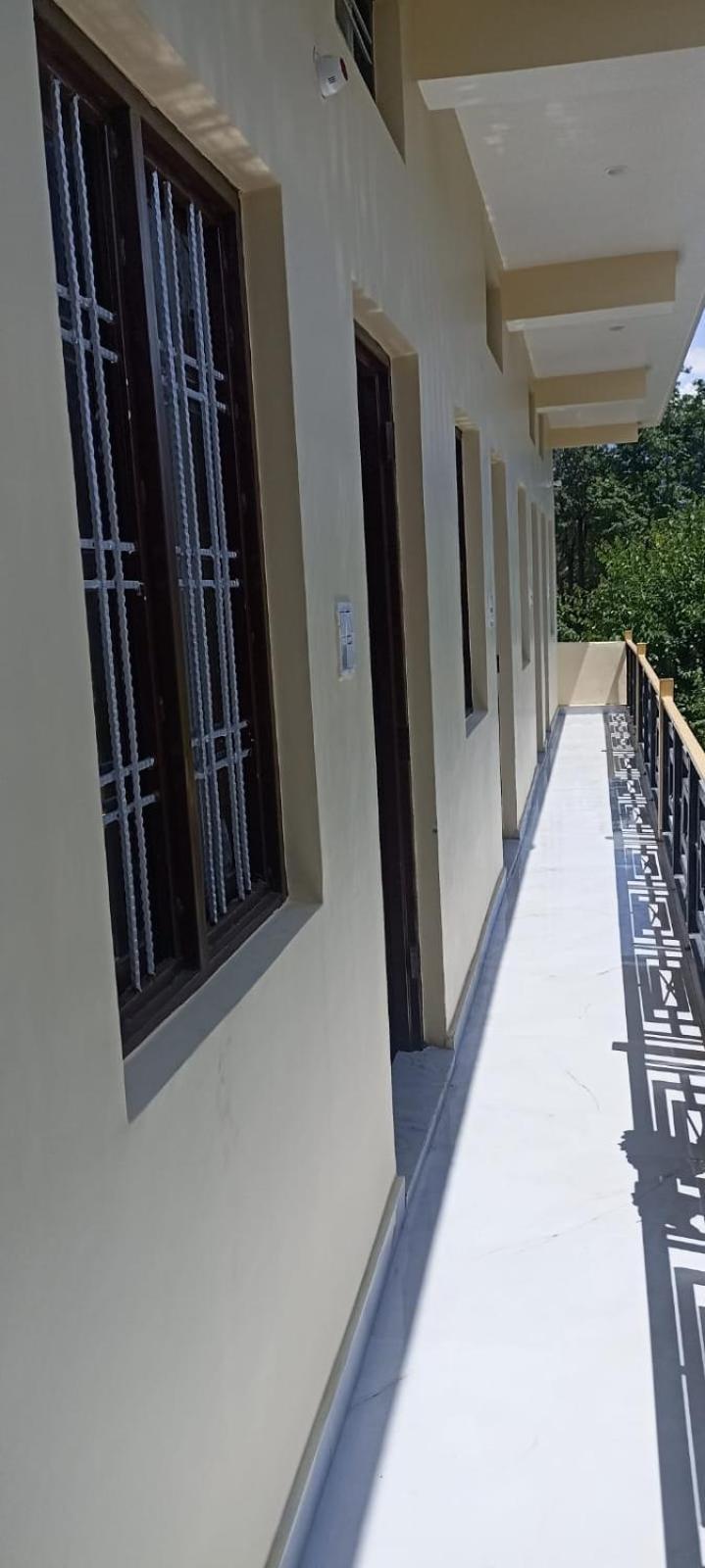 Gupta Kāshi Hotel Narayana Residency מראה חיצוני תמונה