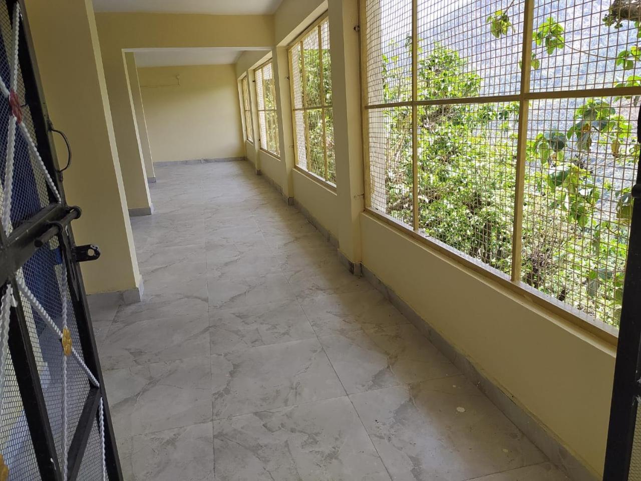 Gupta Kāshi Hotel Narayana Residency מראה חיצוני תמונה