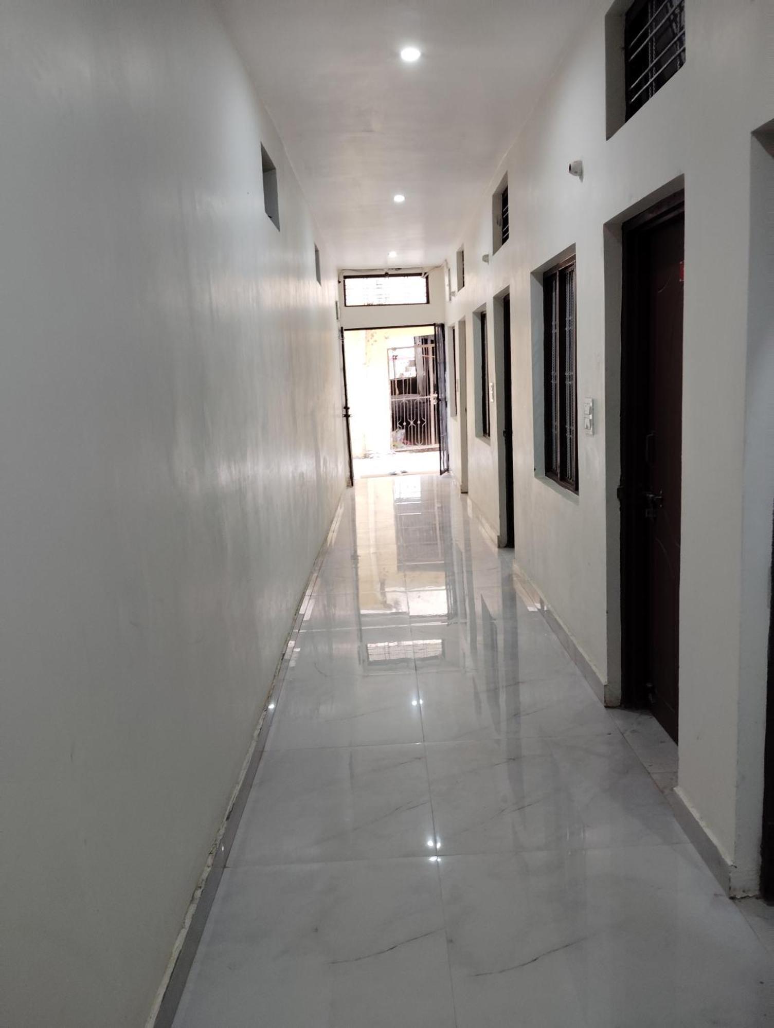 Gupta Kāshi Hotel Narayana Residency מראה חיצוני תמונה